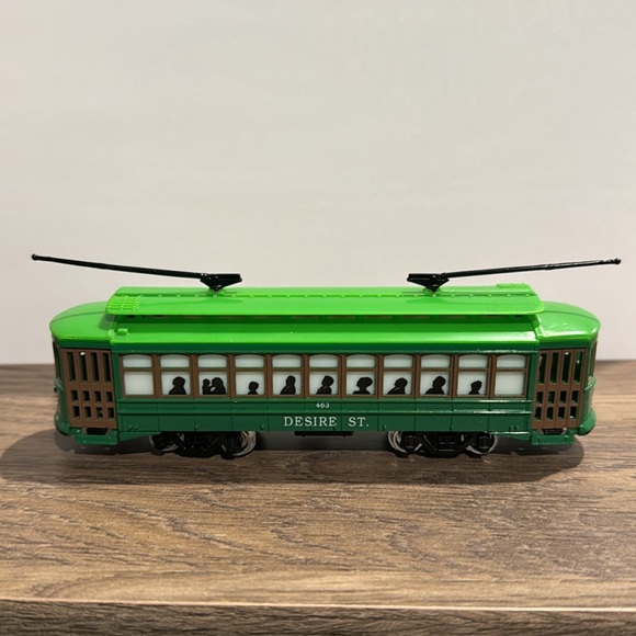 Vintage Streetcars Trolley, 2 Classic Streetcars, Desire Streetcar (New in Box) - Picture 3 of 9
